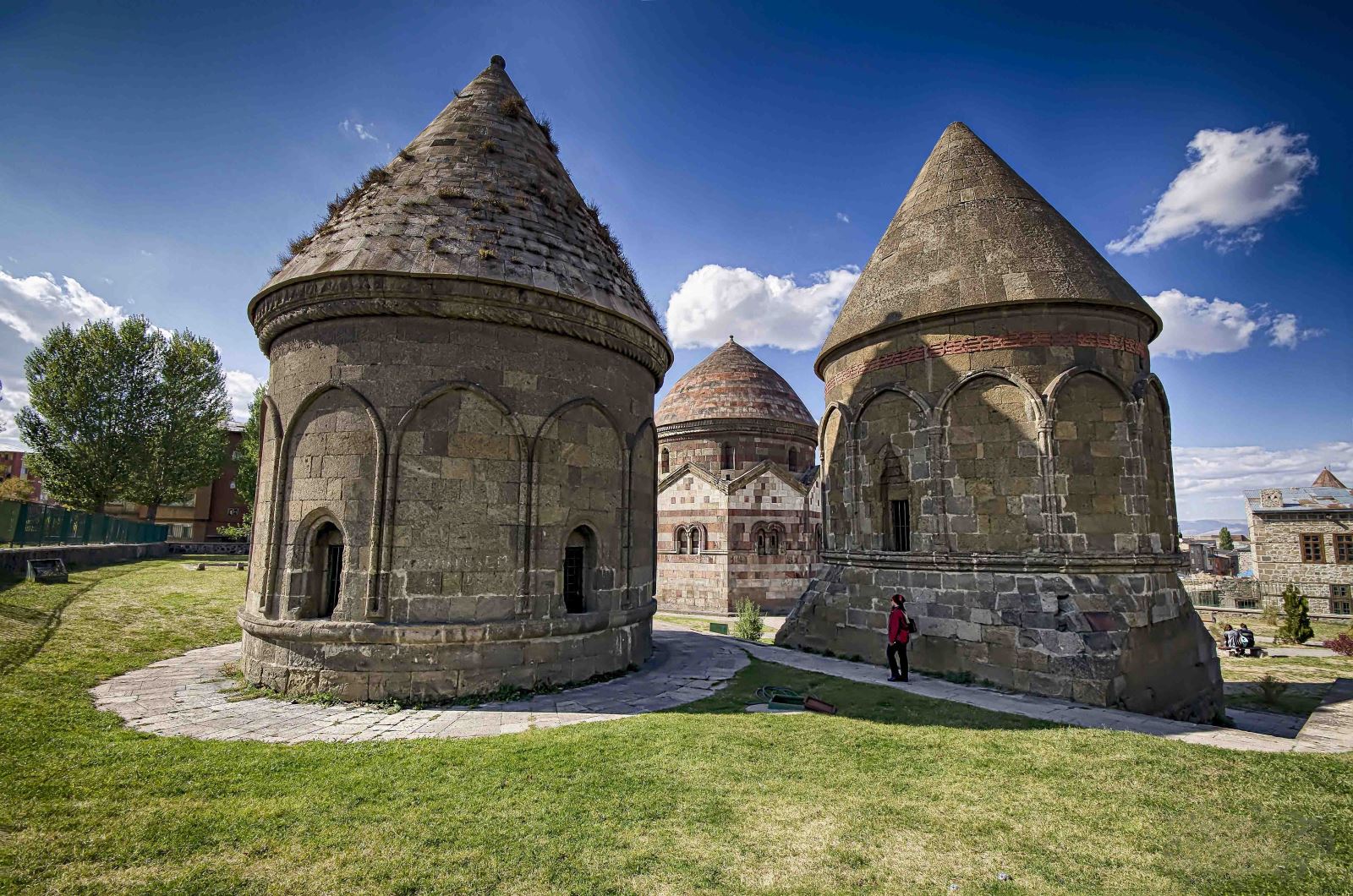 Üç Kümbetler